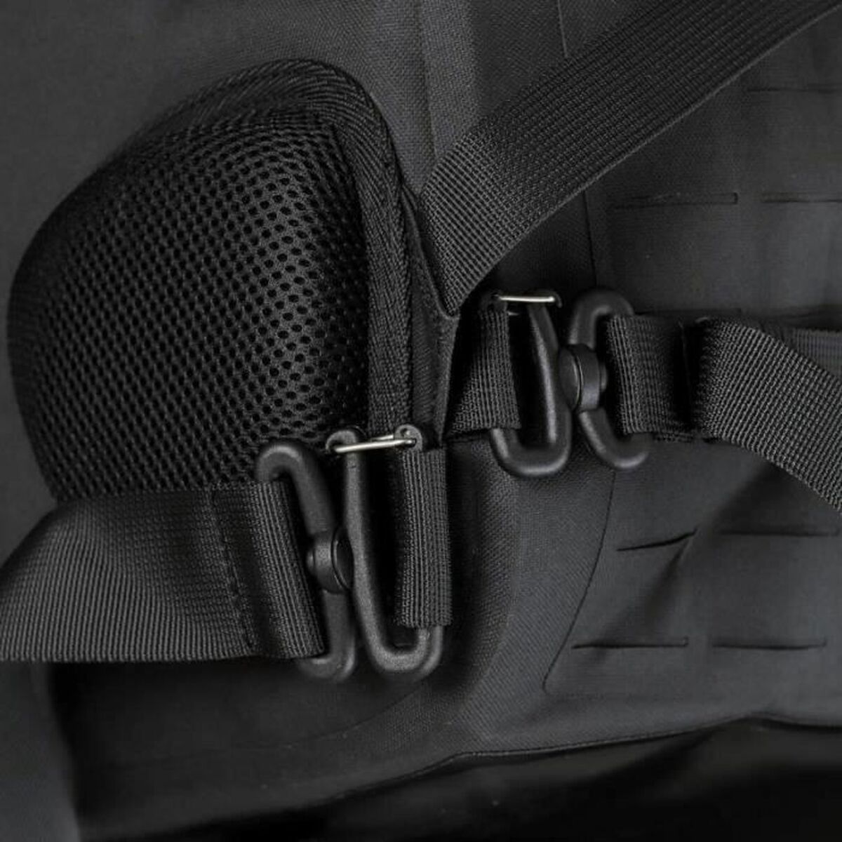 V2H070EE29F240595411270342FB1C246D9R7608897P3