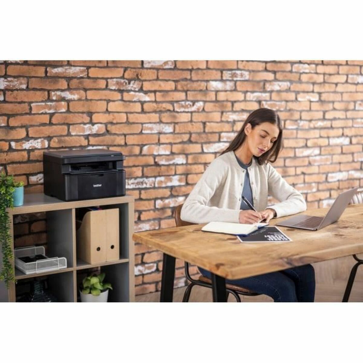 V4H5EB3881E1B0A2EBEF1956D41819C68BDR6735472P5